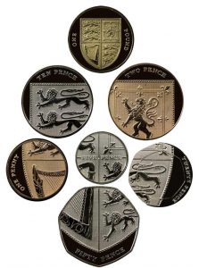 Svaras: monetos sudaro skydą. Superka monetas ir keičia D. Britanijos svarus
